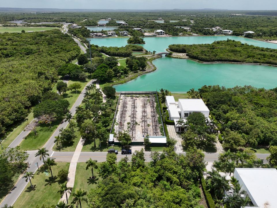 Villa frente a laguna: vista aérea del entorno en Lagos Punta Cana